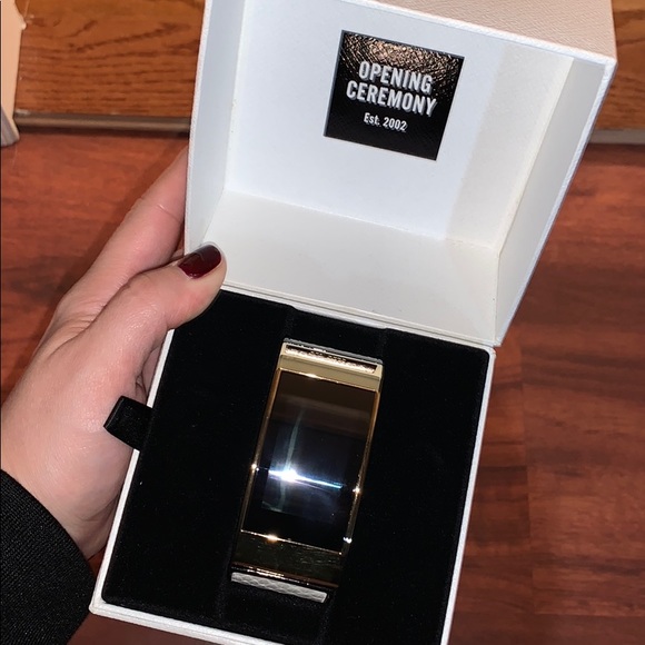 Opening ceremony smartwatch display picture 1